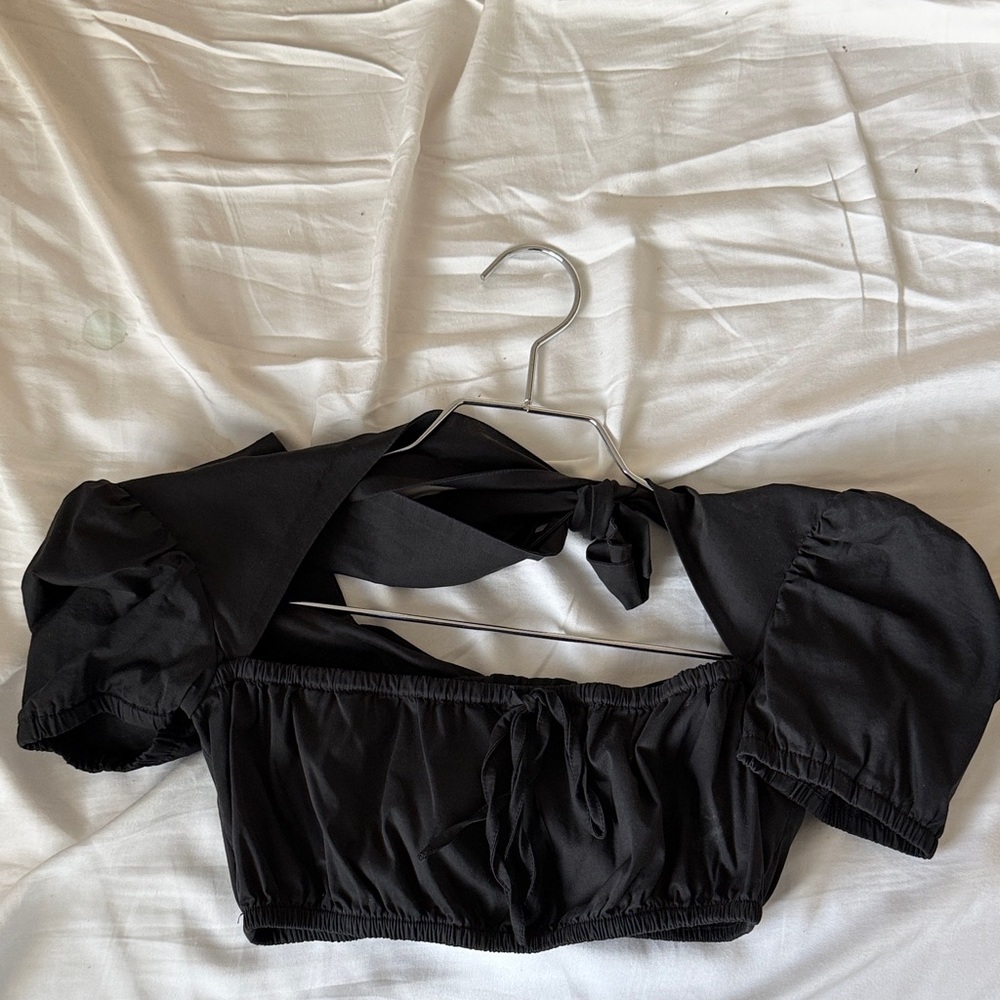 Chic Black Women's Crop Top